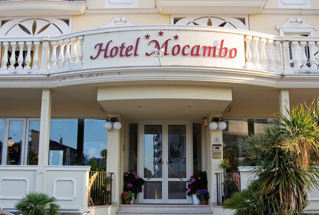Hotel Mocambo Piscina E Spiaggia Сан Бенедето дел Тронто Екстериор снимка
