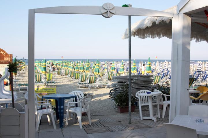 Hotel Mocambo Piscina E Spiaggia Сан Бенедето дел Тронто Екстериор снимка